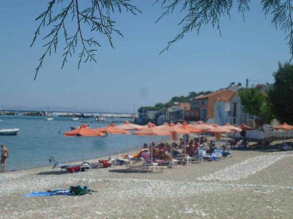 Rania Beach 아이레언 외부 사진