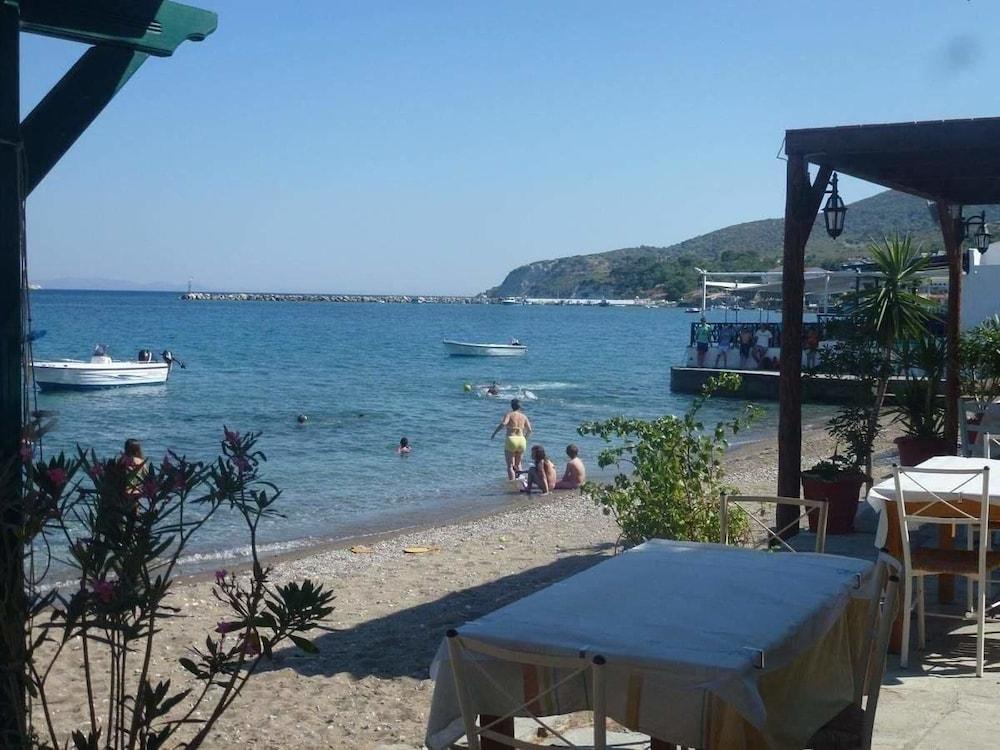 Rania Beach 아이레언 외부 사진